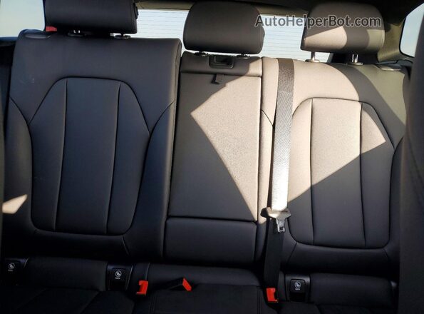 5UXTY3C05L9C13885 2020 BMW X3 Blue Widok tylnych siedzeń