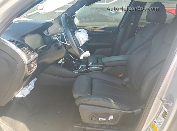 5UXTY3C08L9D32272 2020 BMW X3 Silver წინა სალონის ხედი