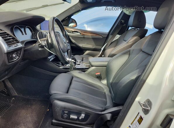 5UXTY3C08M9E39839 2021 BMW X3 White Vista interior delantera
