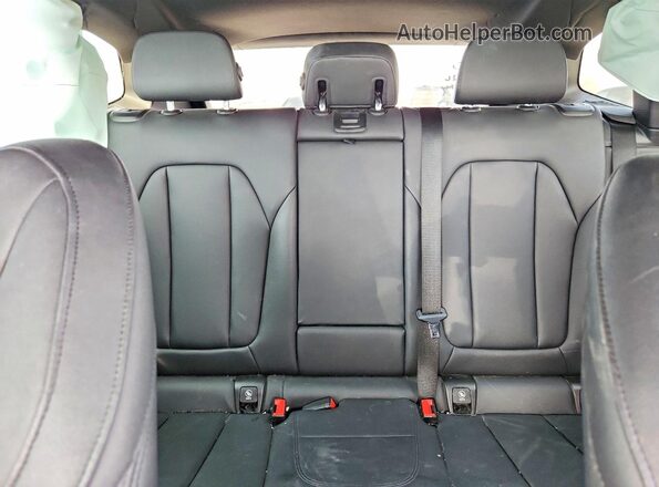 5UXTY3C08M9E39839 2021 BMW X3 White Vista de los asientos traseros
