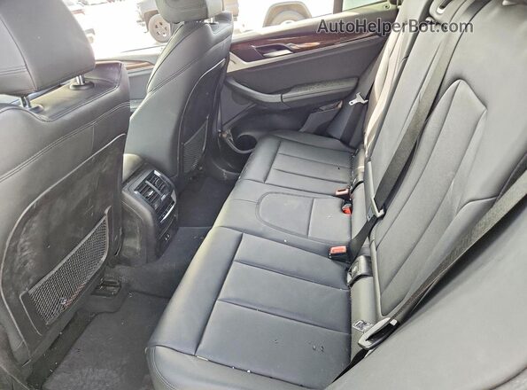 5UXTY3C08M9E39839 2021 BMW X3 White Vista interior trasera
