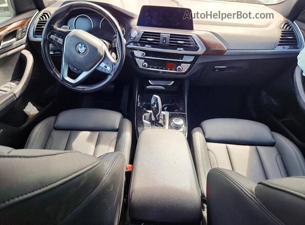 5UXTY3C08M9E39839 2021 BMW X3 White Vista del salpicadero