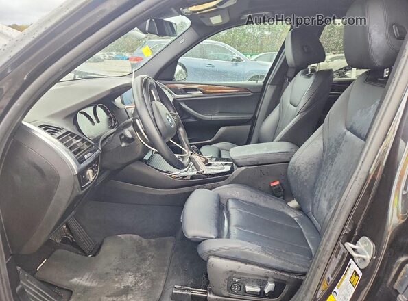 5UXTY3C09M9D75696 2021 BMW X3 Gray Front interior view
