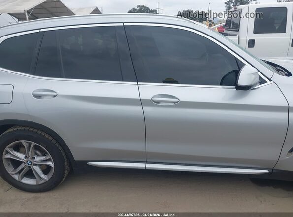 5UXTY5C07M9F07219 2021 BMW X3 Silver Вид задньої частини салону
