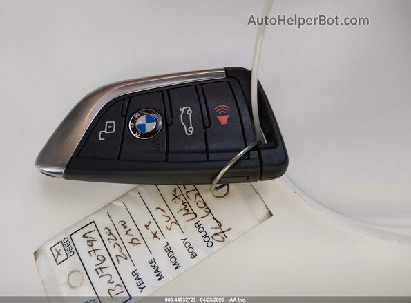 5UXTY5C09L9C60512 2020 BMW X3 White Вид панелі приладів