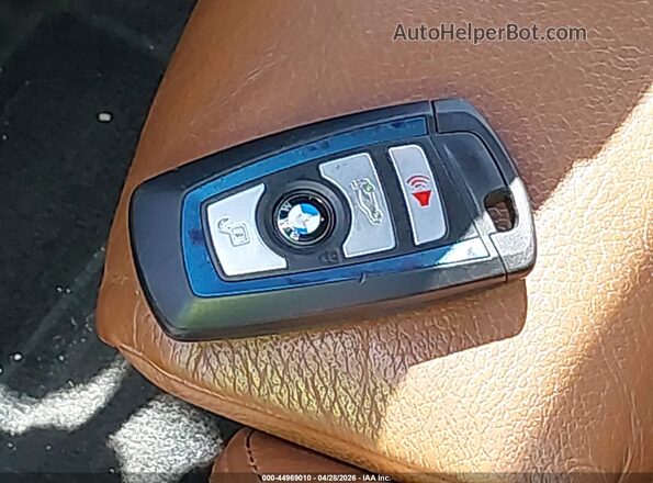 5UXWX7C34H0U44366 2017 BMW X3 White Widok deski rozdzielczej