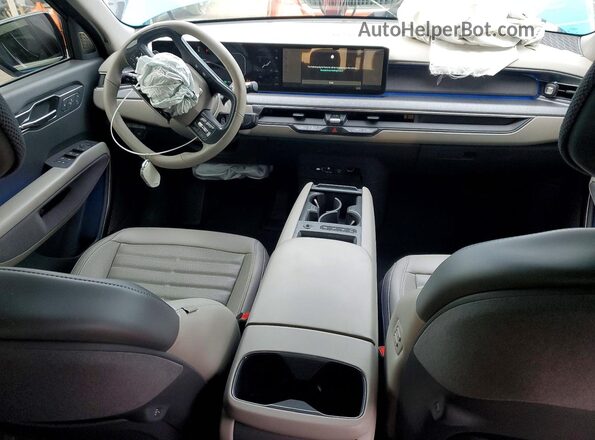 5XYADFS59SG001035 2025 KIA EV9 Blue Вид панелі приладів