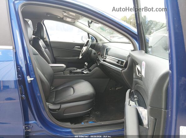 5XYK33AF3PG136258 2023 KIA SPORTAGE Dark Blue Front interior view