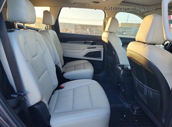 5XYP34HC2MG162675 2021 KIA TELLURIDE Black Widok wnętrza z tyłu