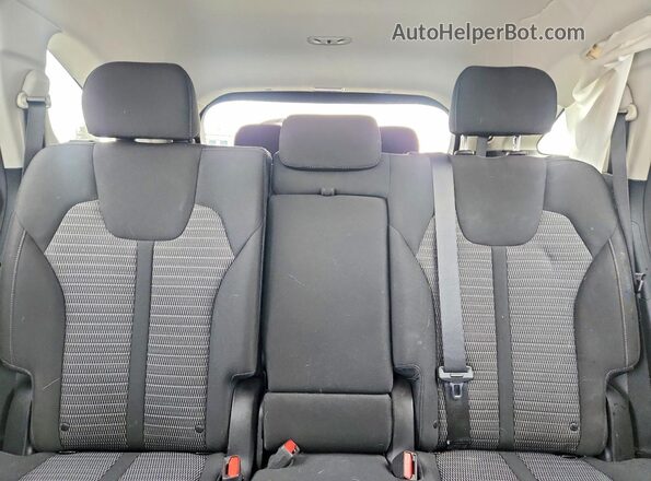 5XYRGDLC9NG113463 2022 KIA SORENTO Silver Widok tylnych siedzeń
