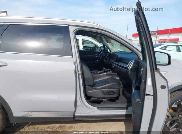 5XYRK4JF5RG257576 2024 KIA SORENTO Gray Вид салону спереду