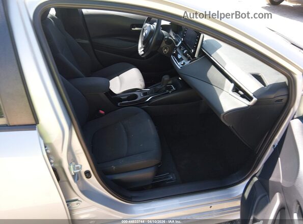 5YFEPMAE7MP180737 2021 TOYOTA LL Silver Вид салону спереду