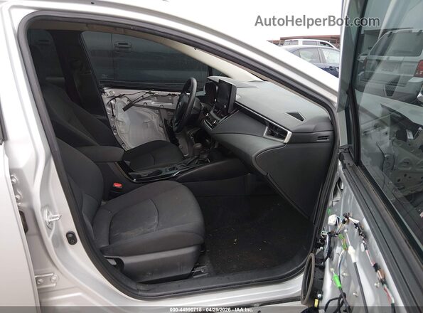 5YFEPMAE7NP374752 2022 TOYOTA LL Silver Widok wnętrza z przodu