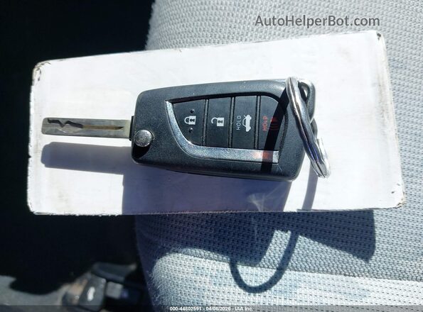 5YFEPMAE8MP215401 2021 TOYOTA LL White Առջևի վահանակի տեսք