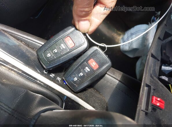 5YFP4RCE6LP021122 2020 TOYOTA LL Silver Dashboard view