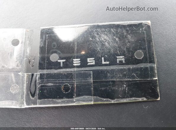 5YJ3E1EB0KF520685 2019 TESLA MODEL 3 Gray Առջևի վահանակի տեսք