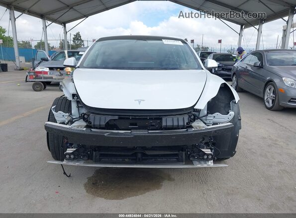 5YJ3E1EB2NF172215 2022 TESLA MODEL 3 White ხელსაწყოთა პანელის ხედი