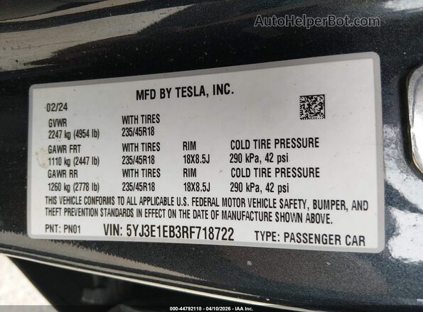 5YJ3E1EB3RF718722 2024 TESLA MODEL 3 Gray Widok komory silnika