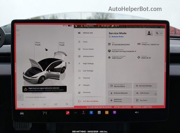 5YJ3E1EB3SF932910 2025 TESLA MODEL 3 White Vista de los asientos traseros