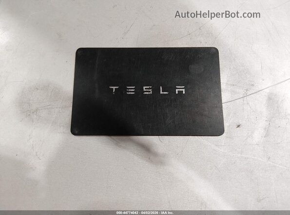 5YJ3E1EB3SF932910 2025 TESLA MODEL 3 White Vista del salpicadero
