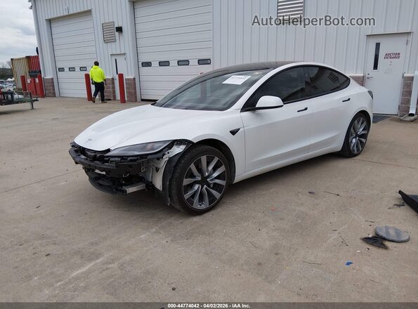 5YJ3E1EB3SF932910 2025 TESLA MODEL 3 White Vista tres cuartos delantera izquierda
