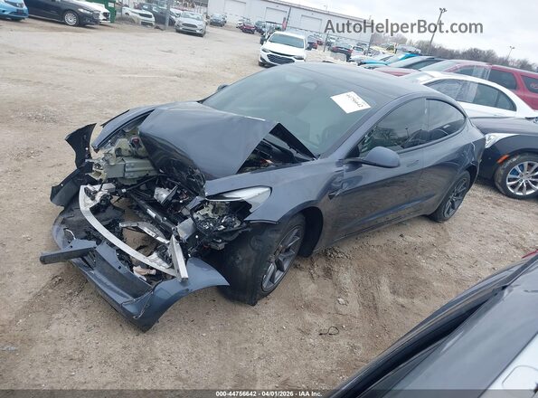 5YJ3E1EB4NF338105 2022 TESLA MODEL 3 Серебряный Передняя левая четверть