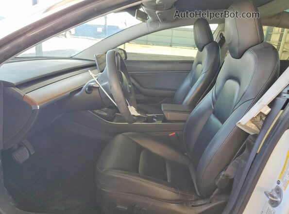 5YJ3E1EB5KF512341 2019 TESLA MODEL White Vista interior delantera