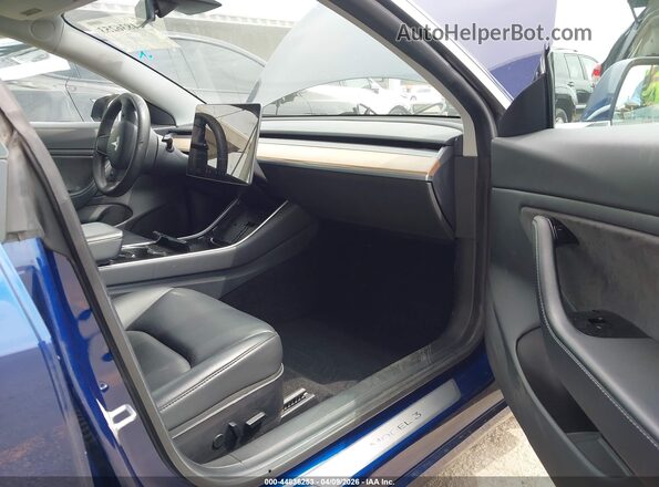 5YJ3E1EB5LF717403 2020 TESLA MODEL 3 Blue Front interior view