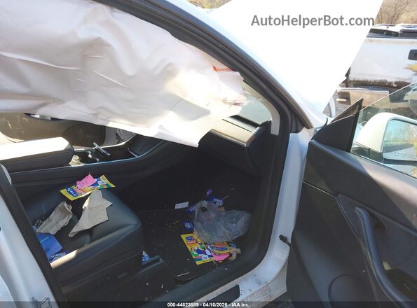 5YJYGDEE6LF035965 2020 TESLA MODEL Y White Vista interior delantera