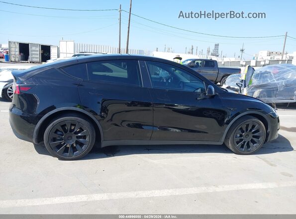 5YJYGDEE9MF073594 2021 TESLA MODEL Y Black Rear interior view
