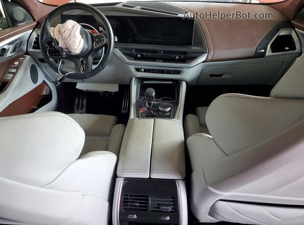 5YM23CS04P9R58392 2023 BMW XM Red Вид панелі приладів