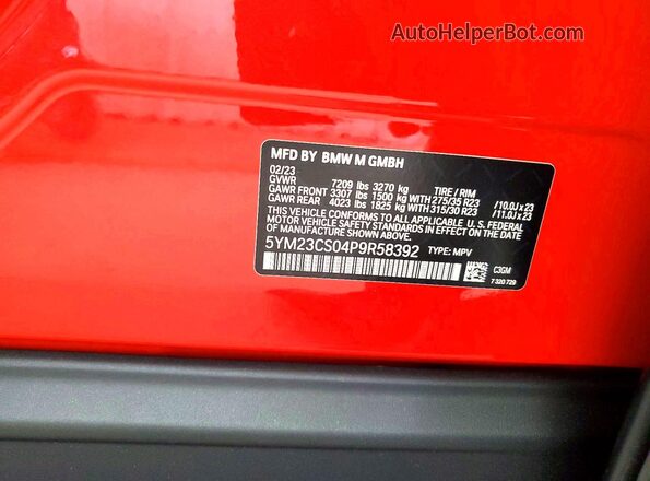 5YM23CS04P9R58392 2023 BMW XM Red Вид наклейки з VIN-кодом