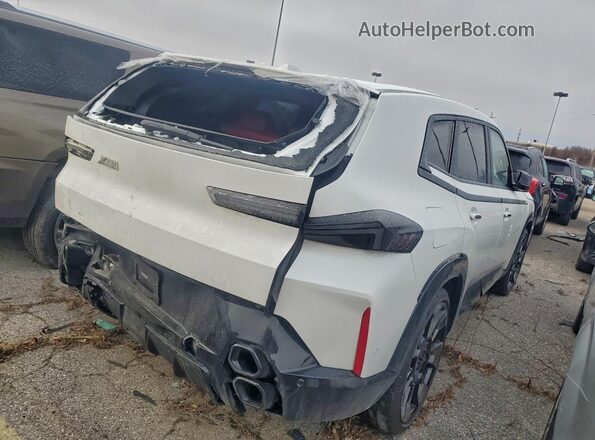 5YM23CS08P9S69925 2023 BMW XM White უკანა მარჯვენა