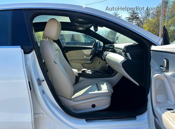 W1K5J4GB6PN384130 2023 MERCEDES-BENZ CLA-CLASS Белый Вид салона спереди