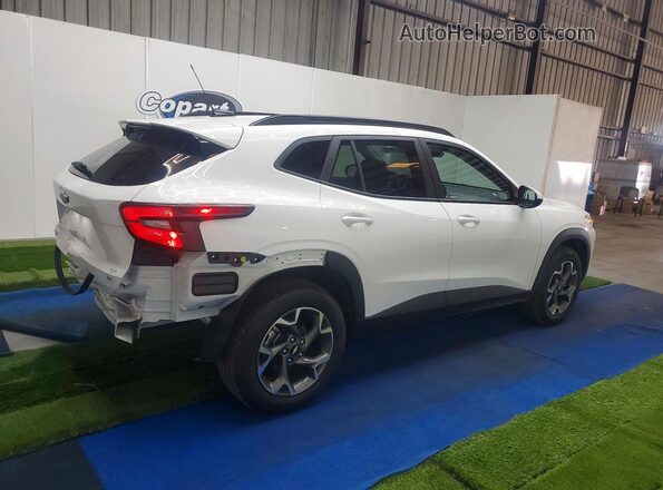 KL77LHEP3TC088570 2026 CHEVROLET TRAX Белый Задняя правая четверть