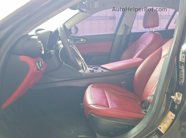 ZARFAEBN1J7593122 2018 ALFA ROMEO GIULIA Black 