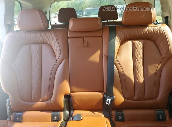 5UXCW2C50KLB43791 2019 BMW X7 Gray უკანა სალონის ხედი