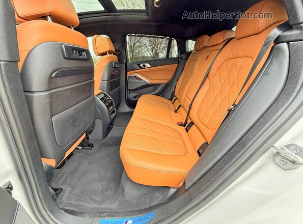 5UXCY6C05P9P51197 2023 BMW X6 White Вид салону спереду