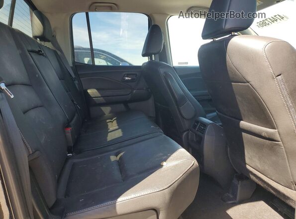 5FPYK3F78LB009352 2020 HONDA RIDGELINE Black Rear interior view