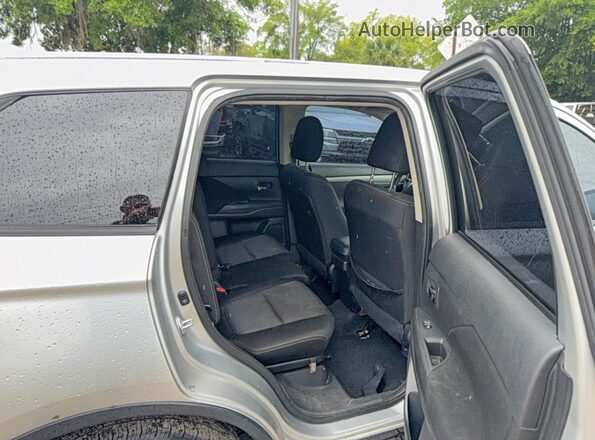 JA4AD3A34JZ001551 2018 MITSUBISHI OUTLANDER Silver 