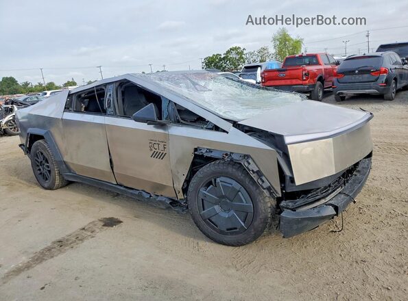 7G2CEHEE4SA062128 2025 TESLA CYBERTRUCK Золотой Вид спереди
