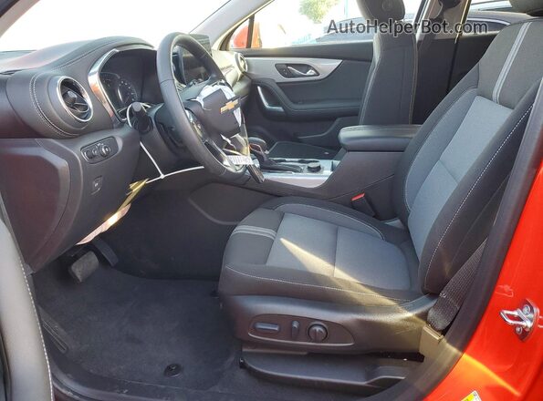 3GNKBCR49TS143155 2026 CHEVROLET BLAZER Оранжевый Вид салона спереди