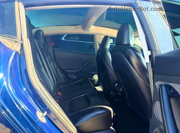 5YJ3E1EB0NF242147 2022 TESLA MODEL Blue წინა სალონის ხედი