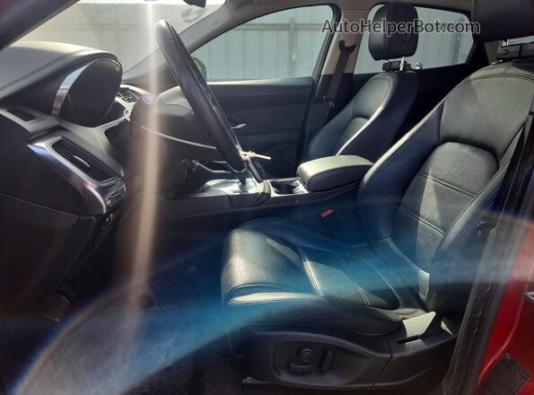 SADFP2FX2K1Z66812 2019 JAGUAR E-PACE Красный Вид панели приборов