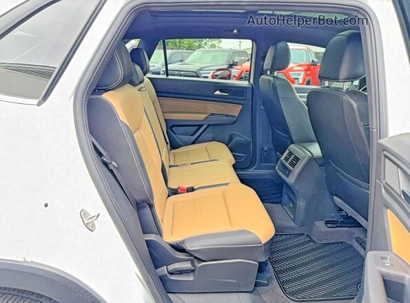 1V2JC2CA7MC235994 2021 VOLKSWAGEN ATLAS White Widok wnętrza z przodu