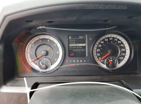 1C6RR7TT9KS510745 2019 RAM 1500 Серый Вид задних сидений