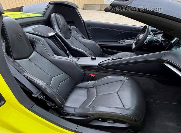 1G1YA3D44R5102702 2024 CHEVROLET CORVETTE Желтый Вид спереди