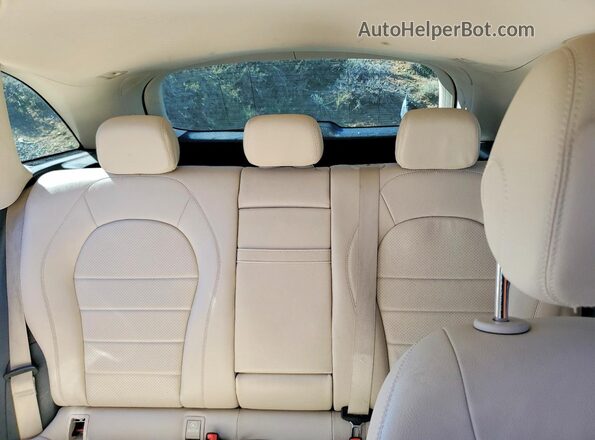 WDC0G4KBXGF016791 2016 MERCEDES-BENZ GLC-CLASS Red Rear interior view
