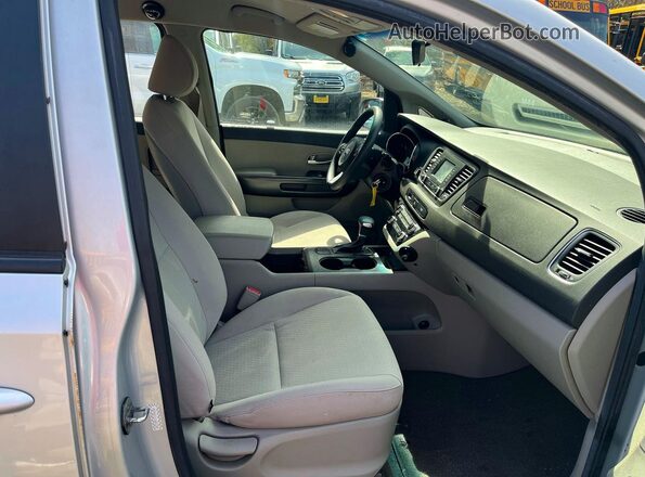 KNDMA5C1XJ6403384 2018 KIA SEDONA Silver 