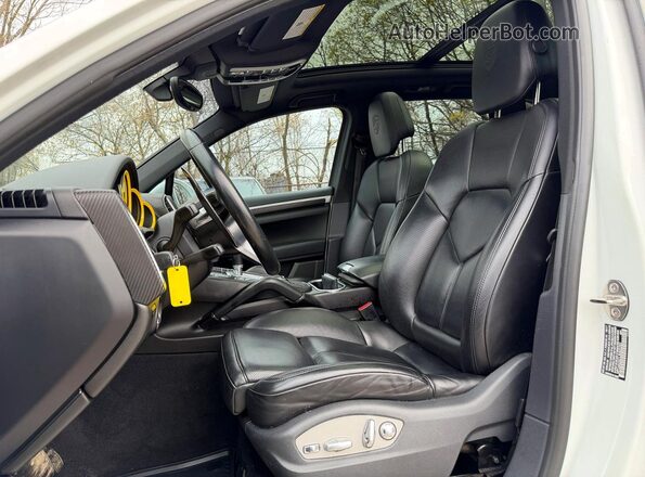 WP1AA2A21JKA02261 2018 PORSCHE CAYENNE White Հետևի տեսք